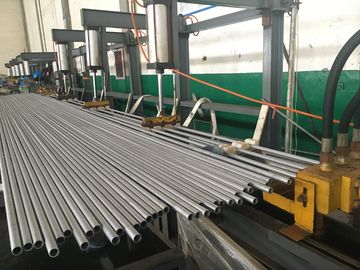 ASTM B444 Gr.2 INCONEL 625の継ぎ目が無い管25.4 x 2.11 x 6096MMの熱交換器の塗布100% UT及びと及びHT