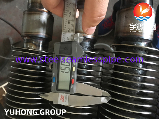 ASME SA213 SMLS T12 ステンレススチールチューブ HFW 空気予熱器用炭素スチールフィン