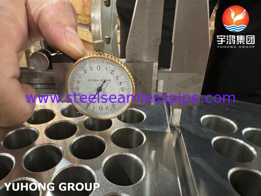 ASME SA240 SS304 耐腐食石油化学サービス用 熱交換管の精密度CNCドリル